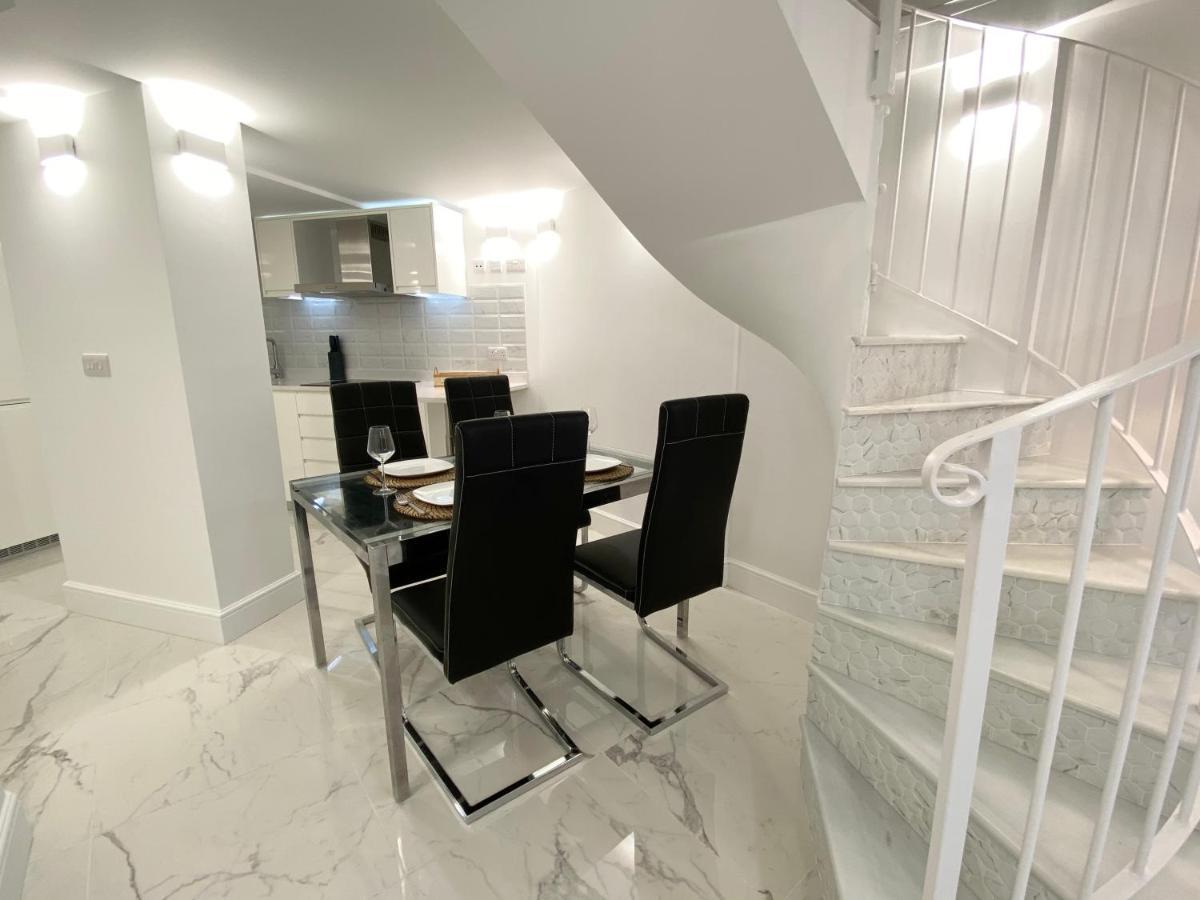 Unique Waterfront Duplex On The Mediterranean - Caleta, Catalan Bay Gibraltar Exterior foto